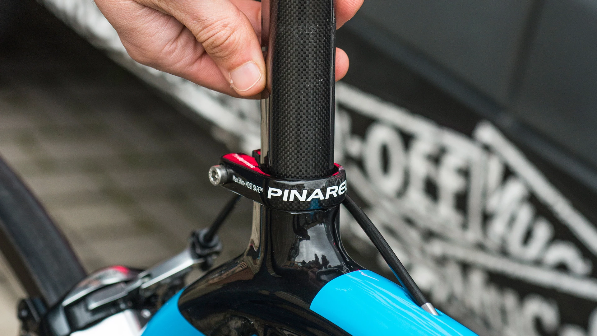 ���� ������ �� ���� ����� Muc-Off Carbon Gripper